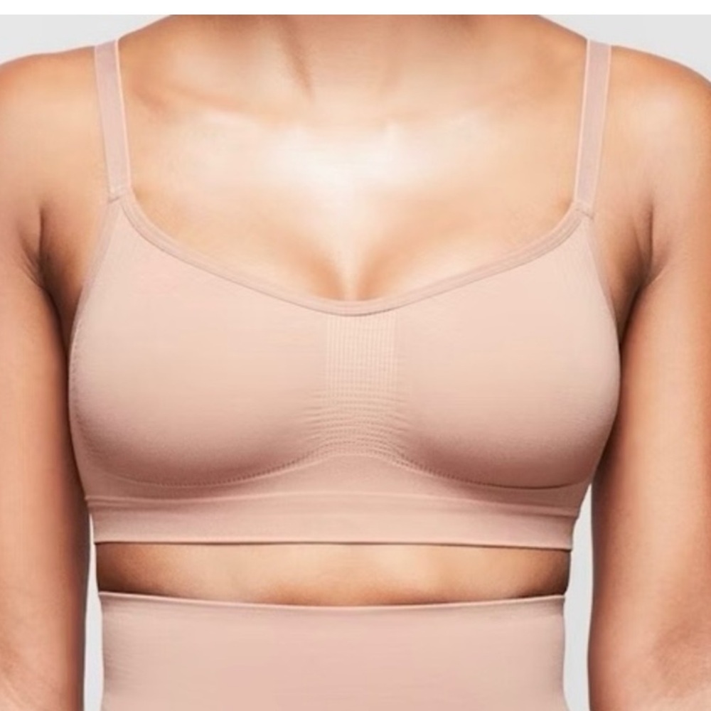 SKIMS Seamless Nude Bra